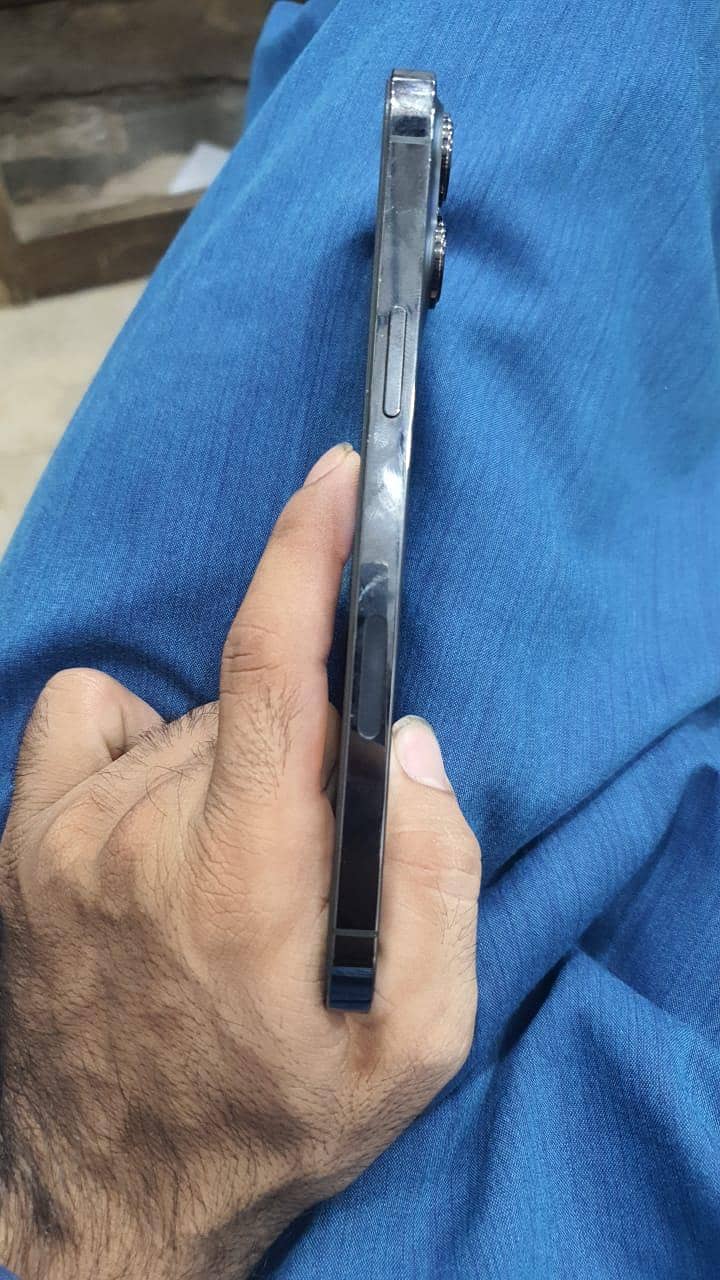 Apple iPhone 13 Pro Max 6