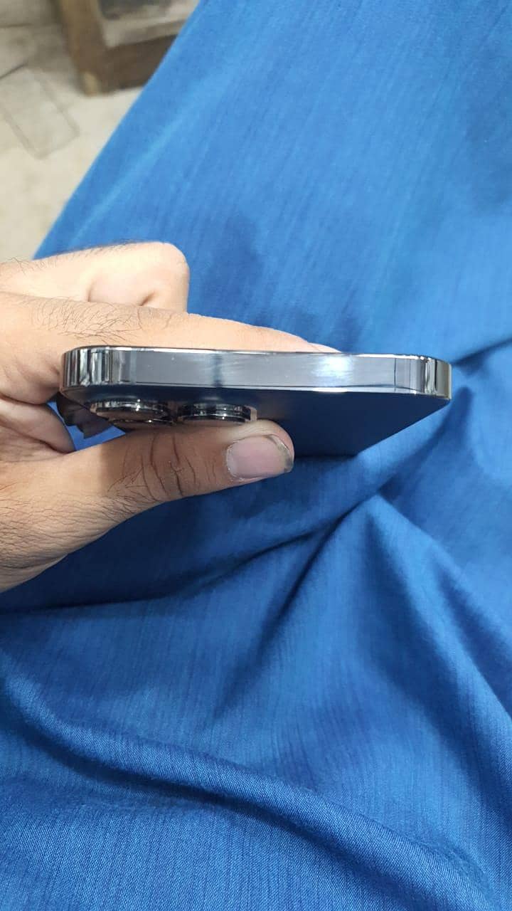 Apple iPhone 13 Pro Max 8