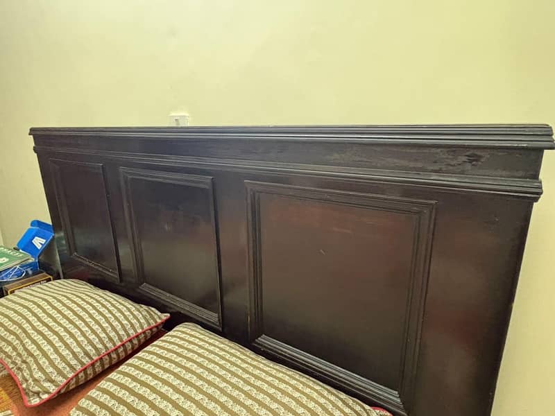 King-size bed 2