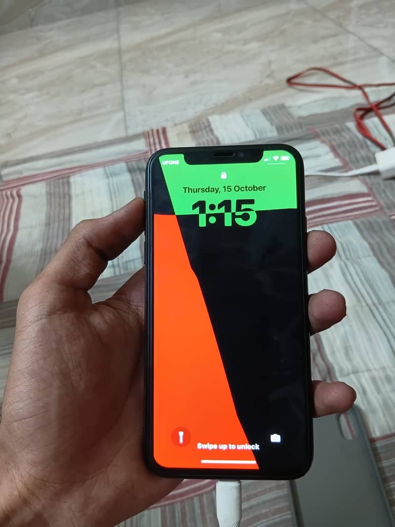 Apple iPhone X 4