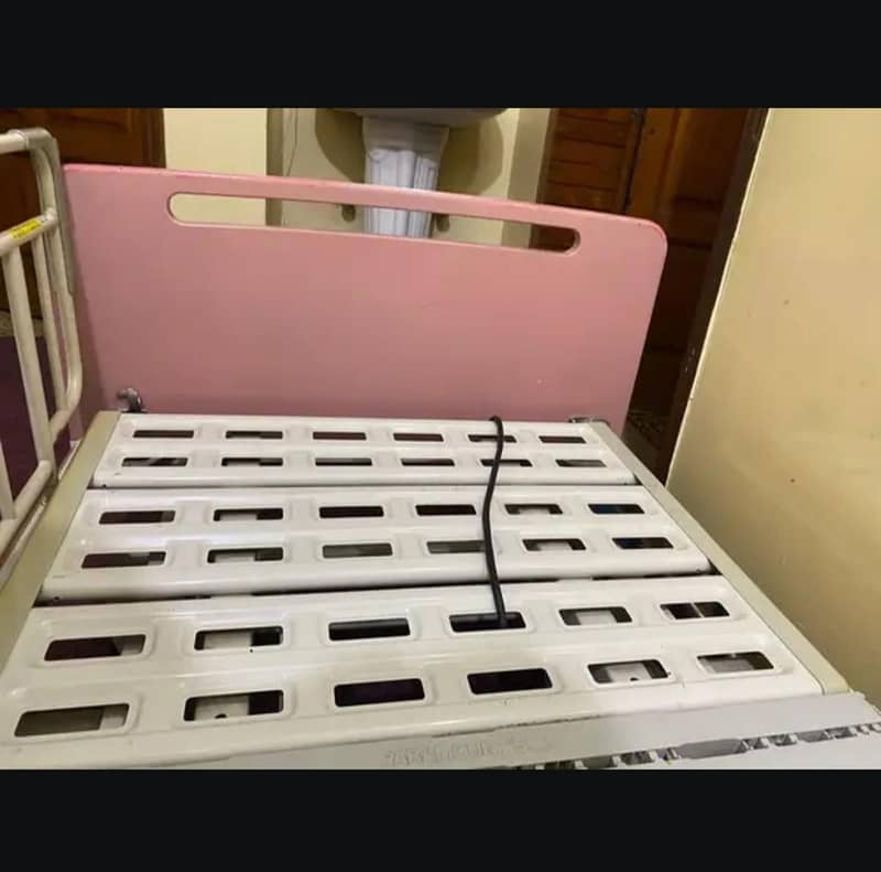 Paramount Patient Bed 7