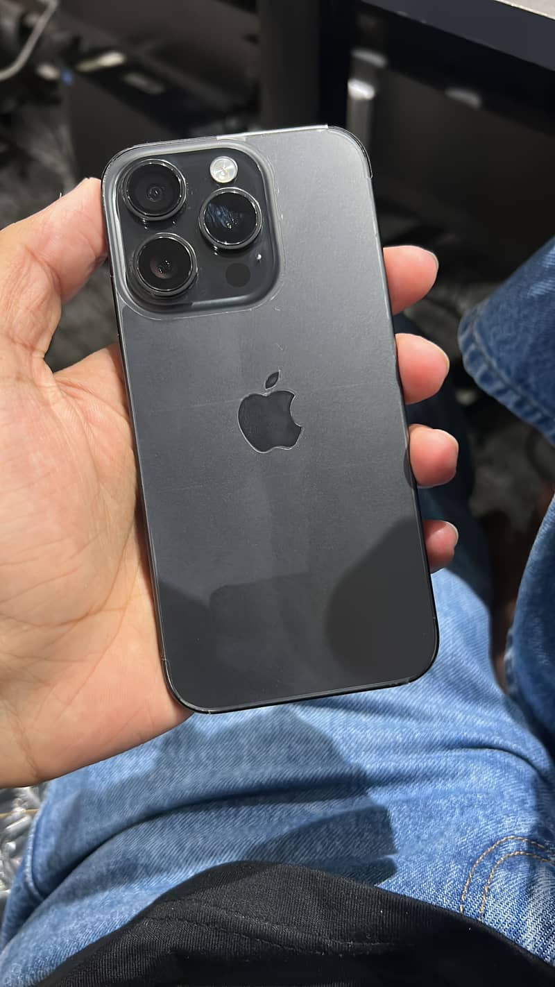 Apple iPhone 15 Pro 2