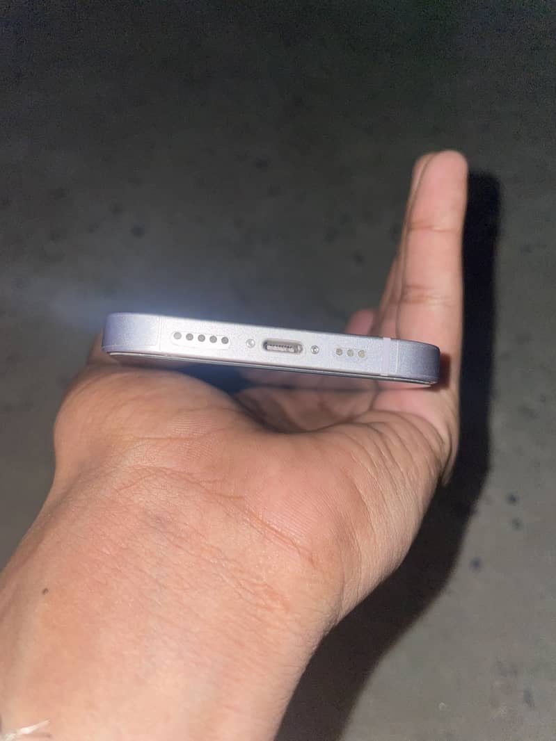 Apple iPhone 14 3