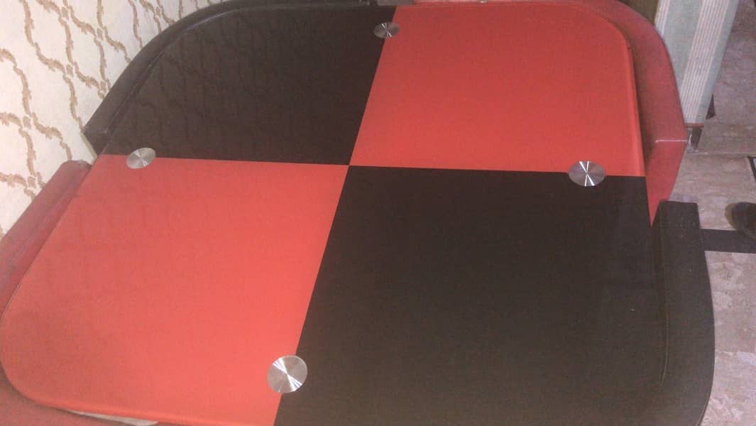 4 seater dining table 0