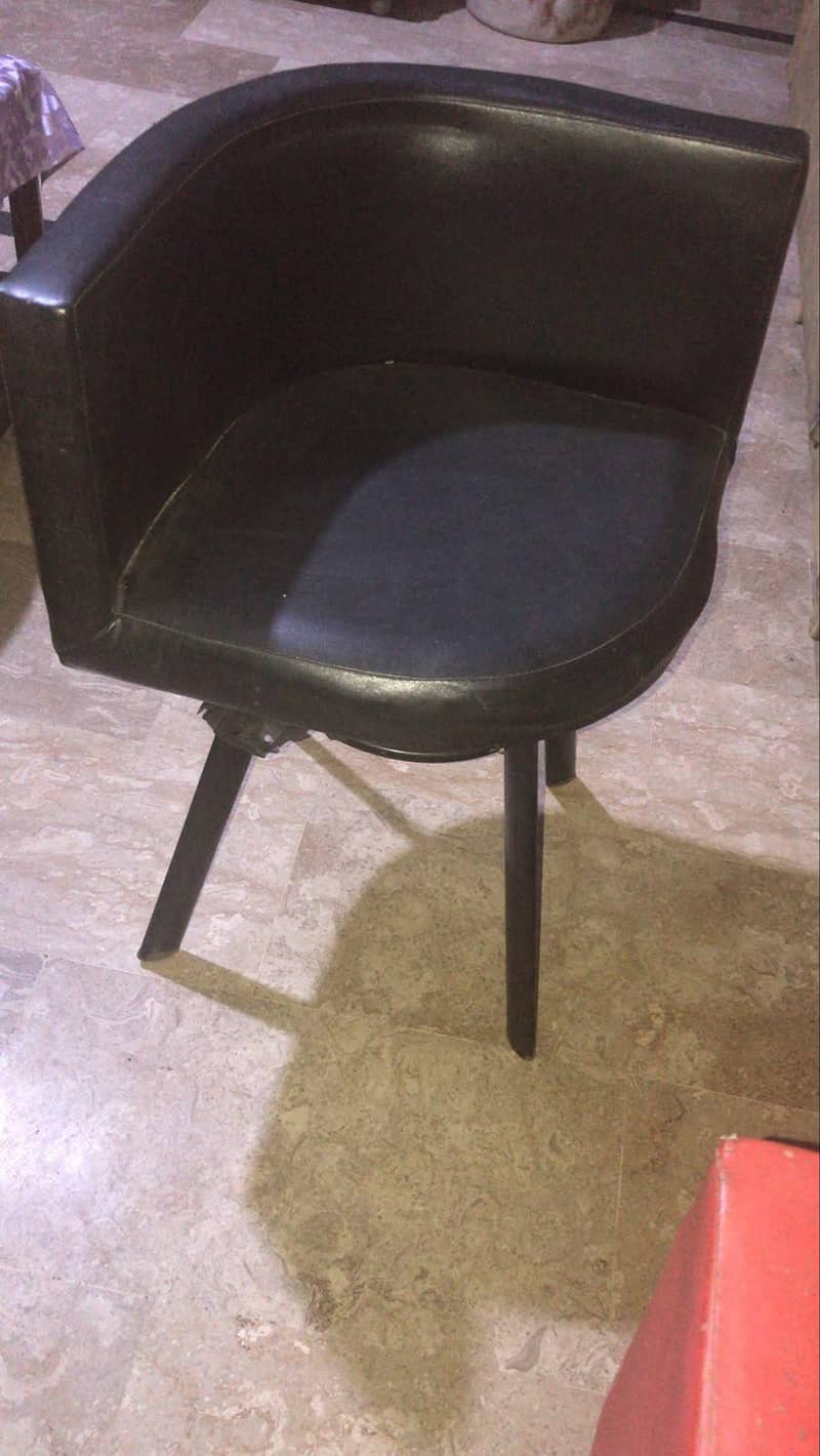4 seater dining table 3