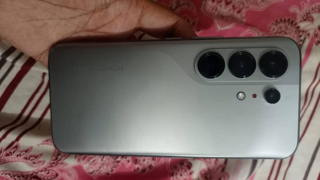 Tecno camon50 pro 0