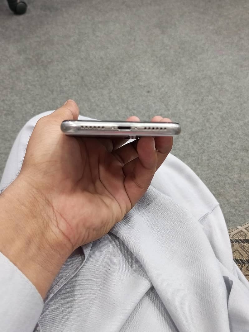 Apple iPhone X 3