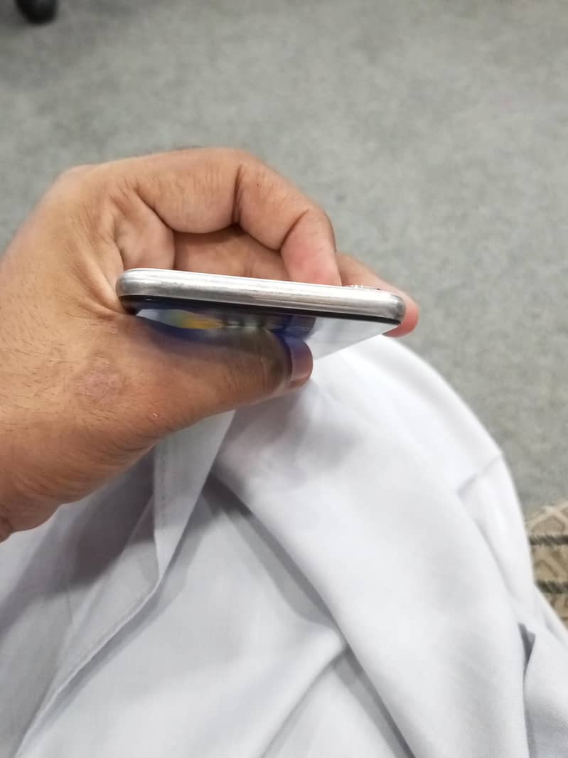 Apple iPhone X 5