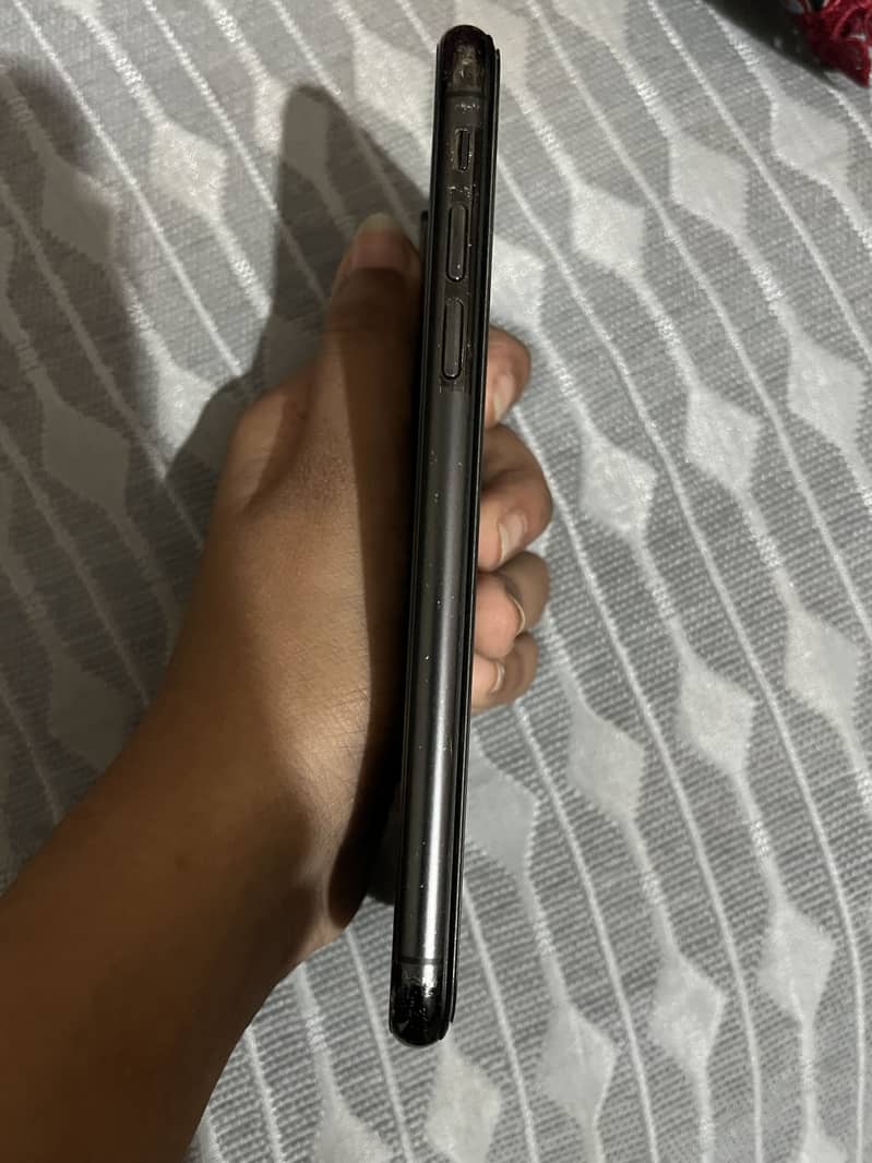 Apple iPhone X 5