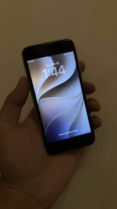 Apple iPhone SE 2020 10/10 condition