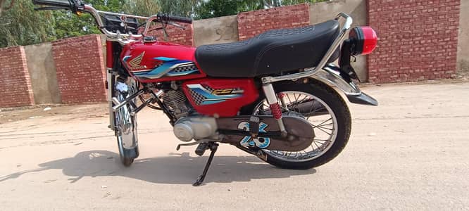 honda 125 all ok koi Kam nh huna wala or orgnal total new condition ha
