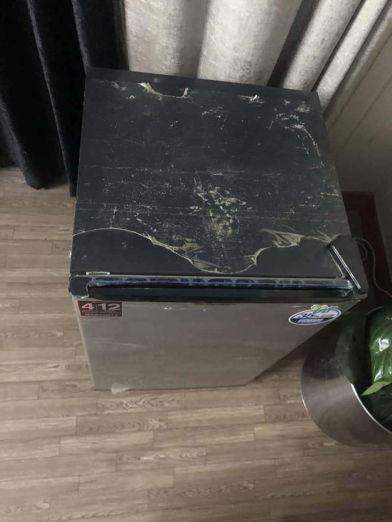 Dawlance mini fridge 6