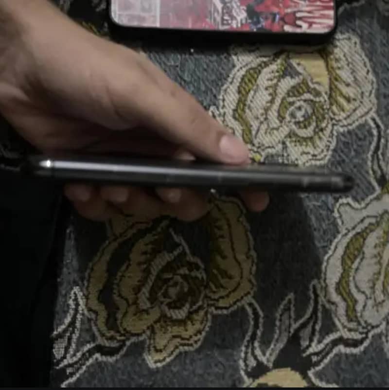 Apple iPhone X 3