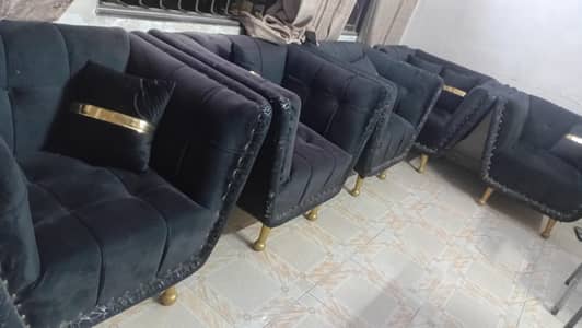 Luxury Black Velvet Sofa Set – 5 Pieces – Golden Legs