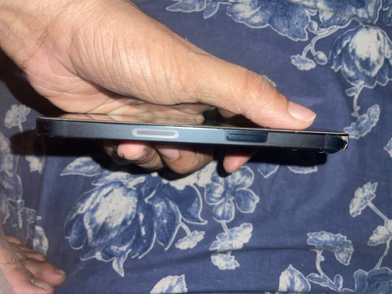 Apple iPhone 13 3
