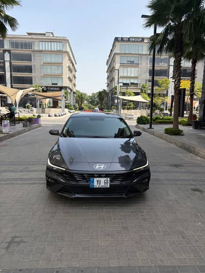 Hyundai Elantra 2024