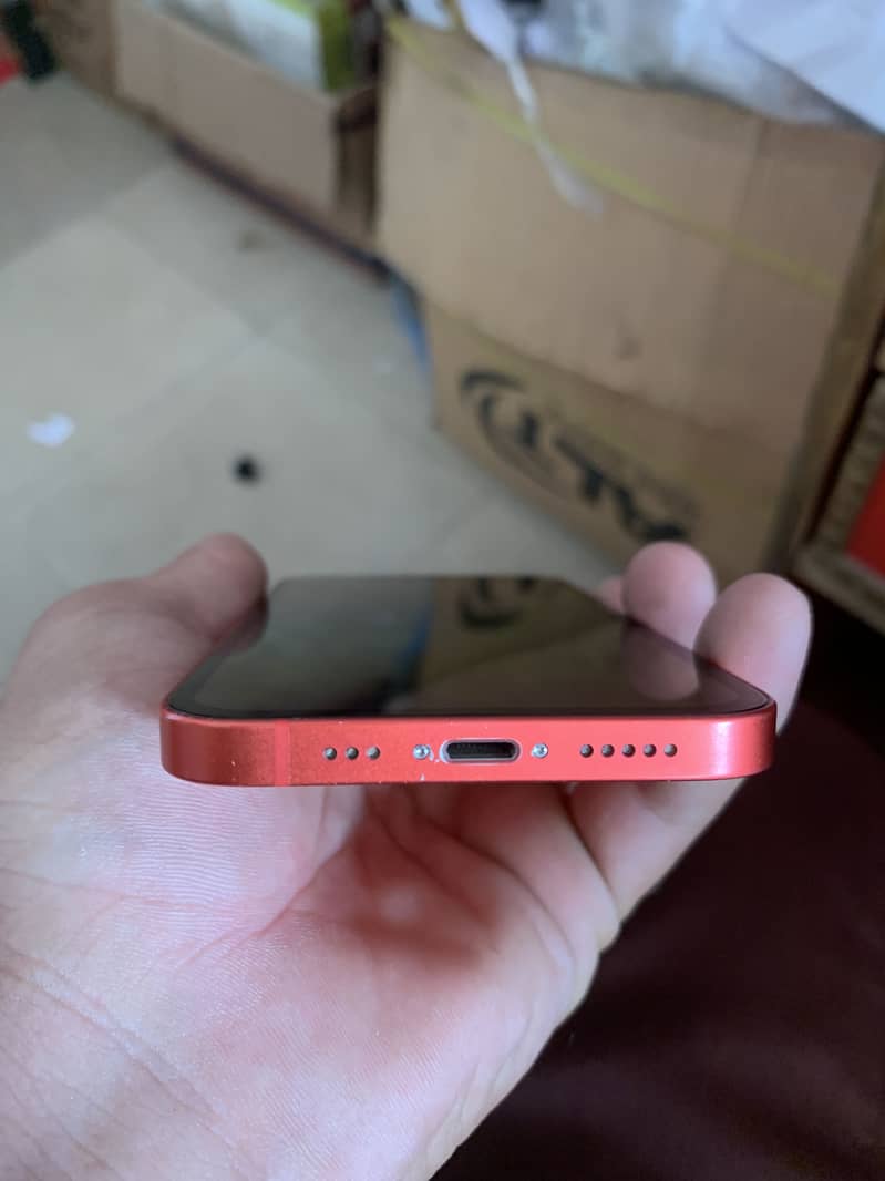 Apple iPhone 12 4