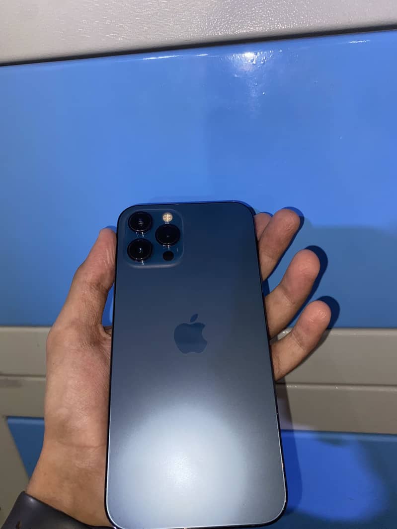 Apple iPhone 12 Pro Max 4