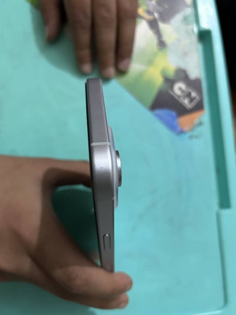 Apple iPhone 15 3