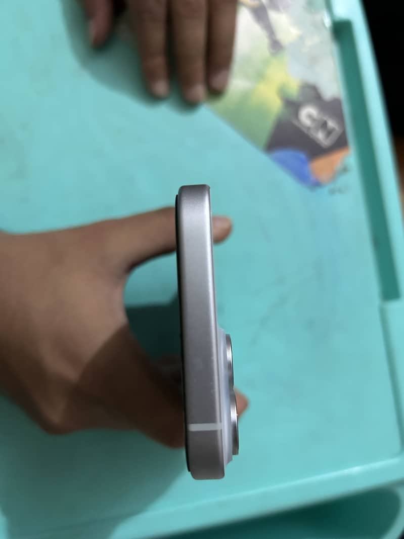 Apple iPhone 15 5