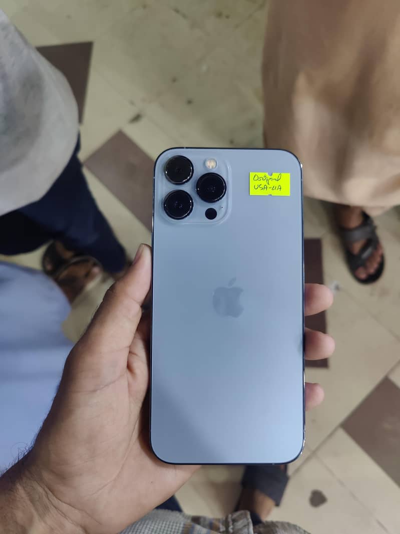 Apple iPhone 13 Pro Max 1