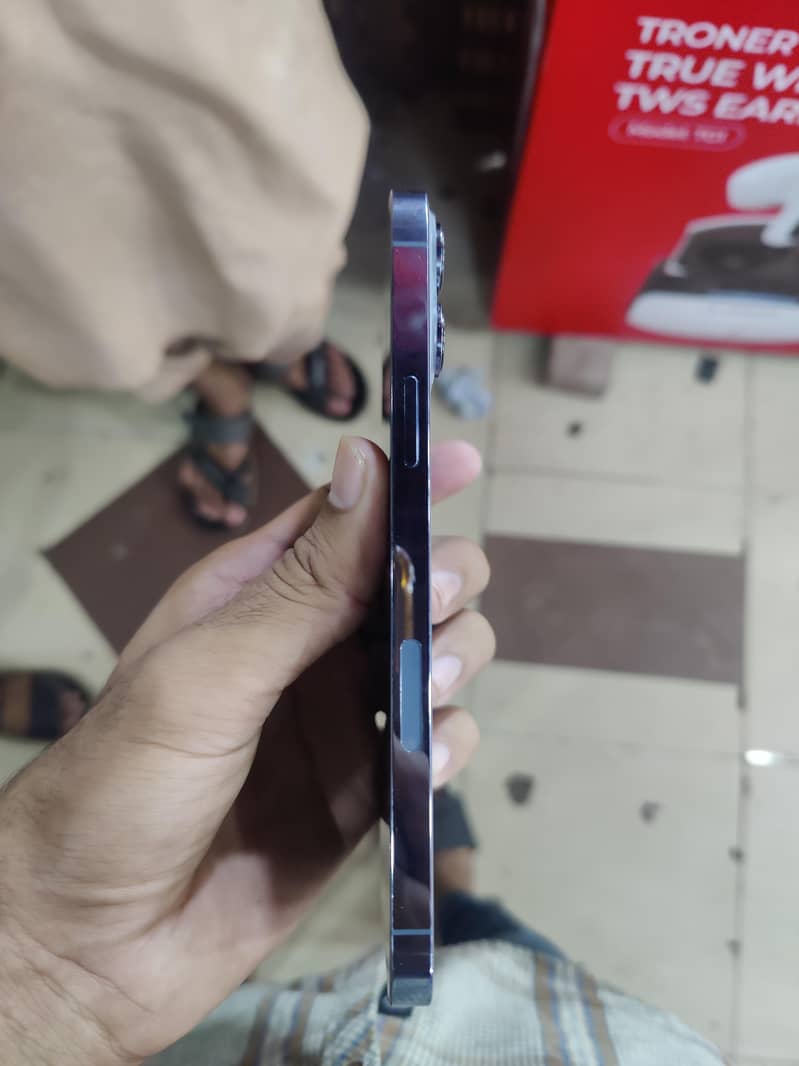 Apple iPhone 13 Pro Max 2