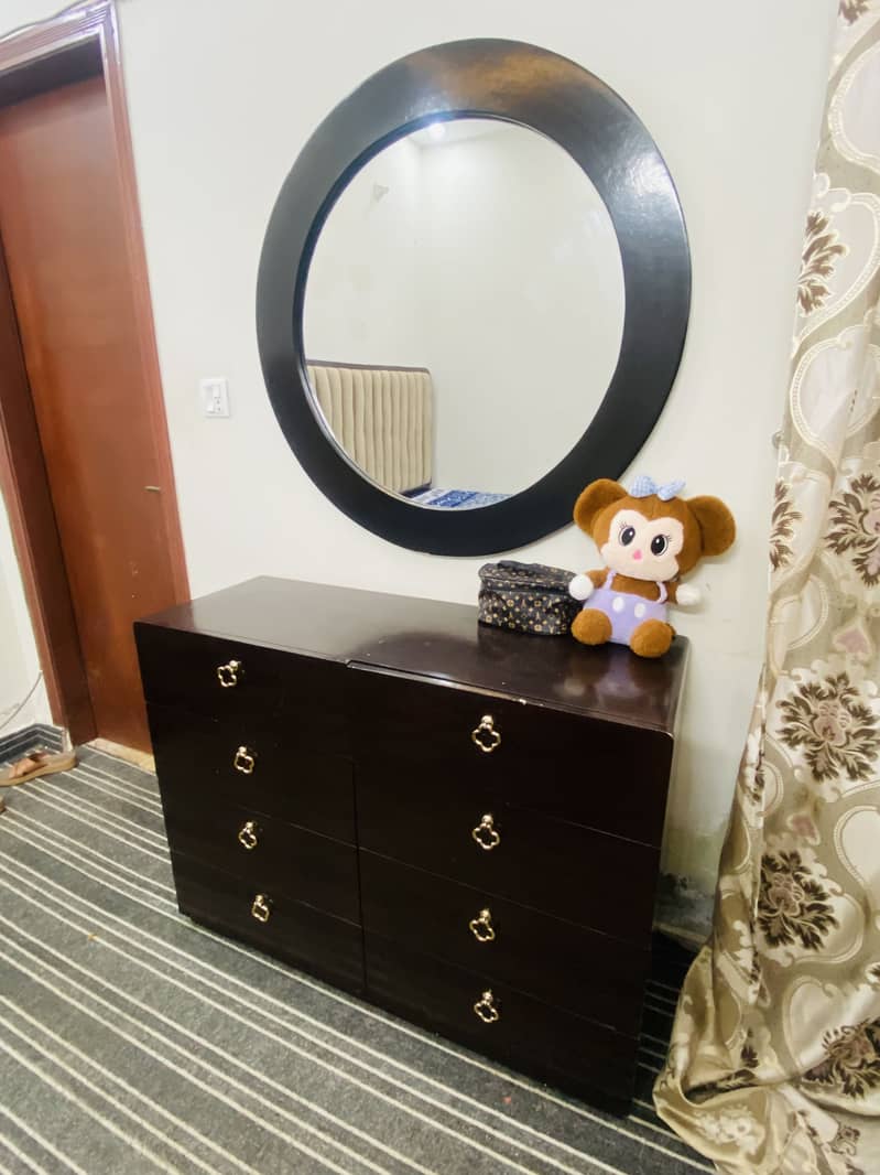 Bed set dressing side tables 2