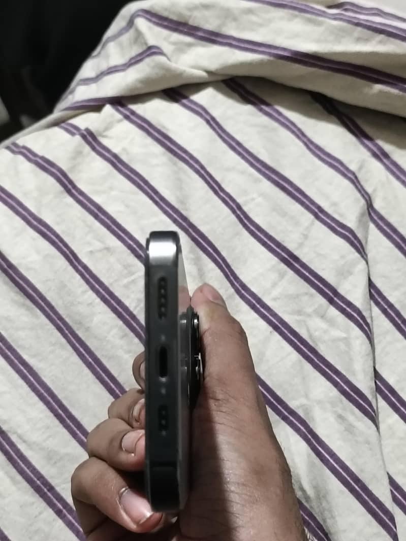 Apple iPhone 13 Pro 4