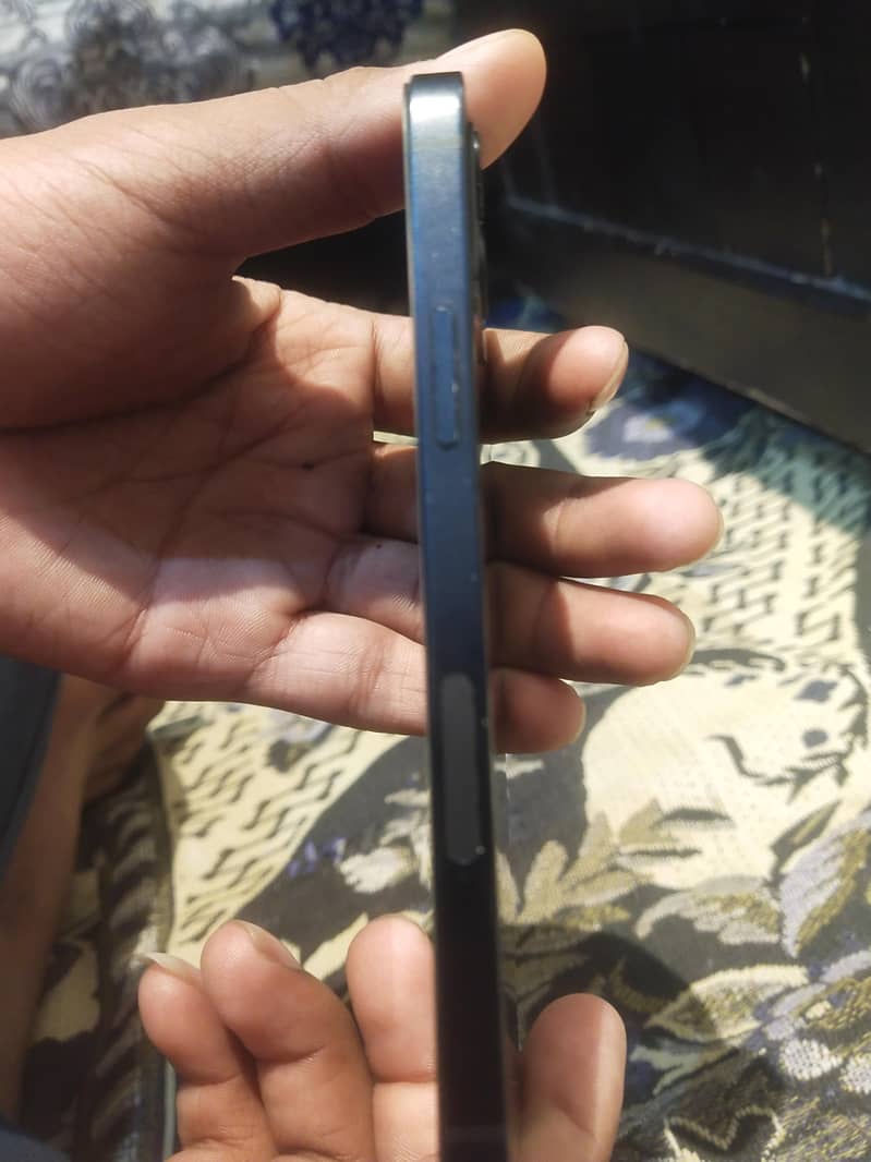Apple iPhone 12 2