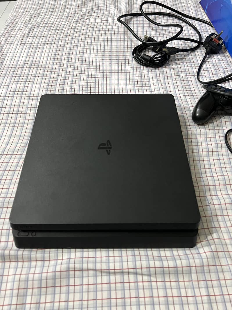 PS4 Slim 0