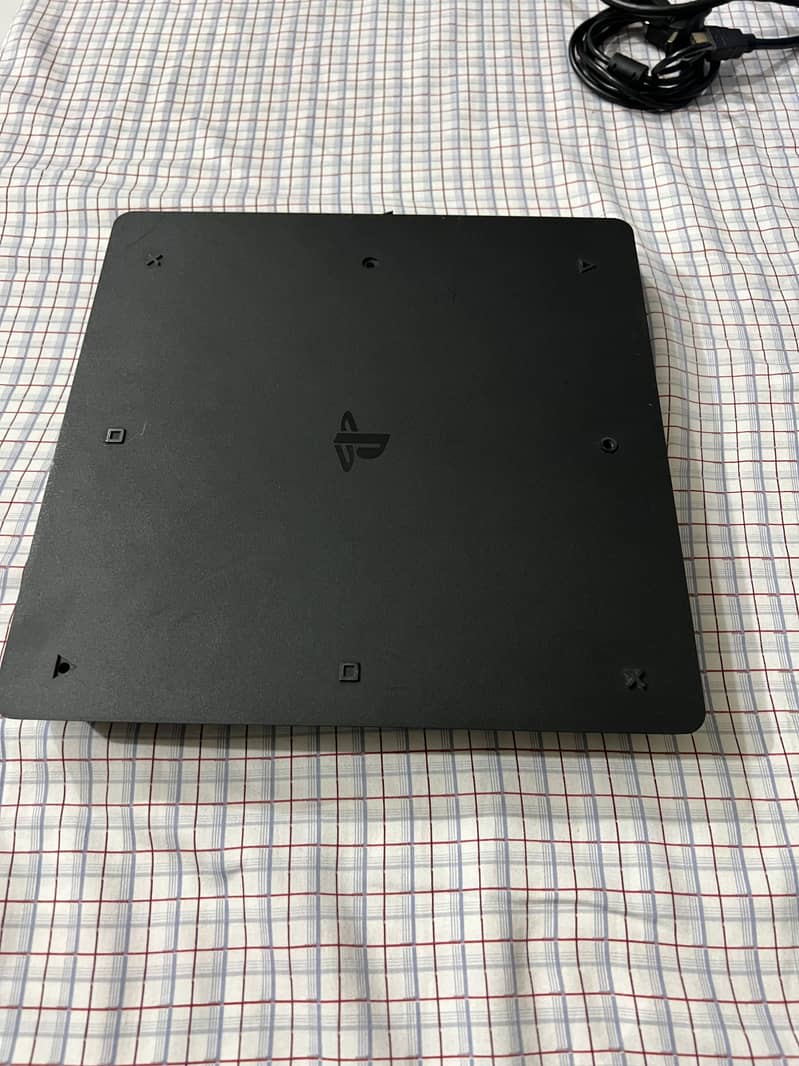 PS4 Slim 3