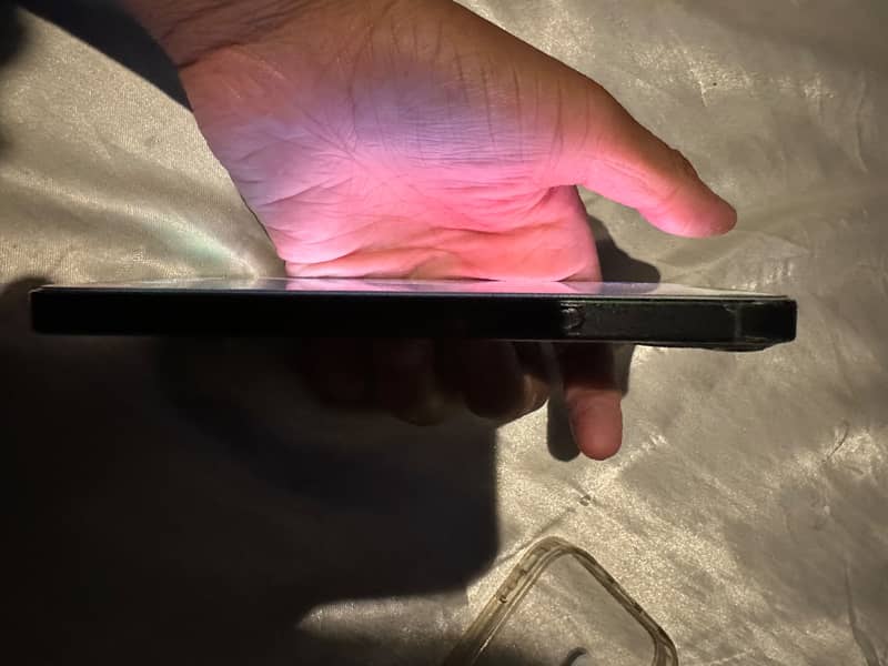 Apple iPhone 13 3