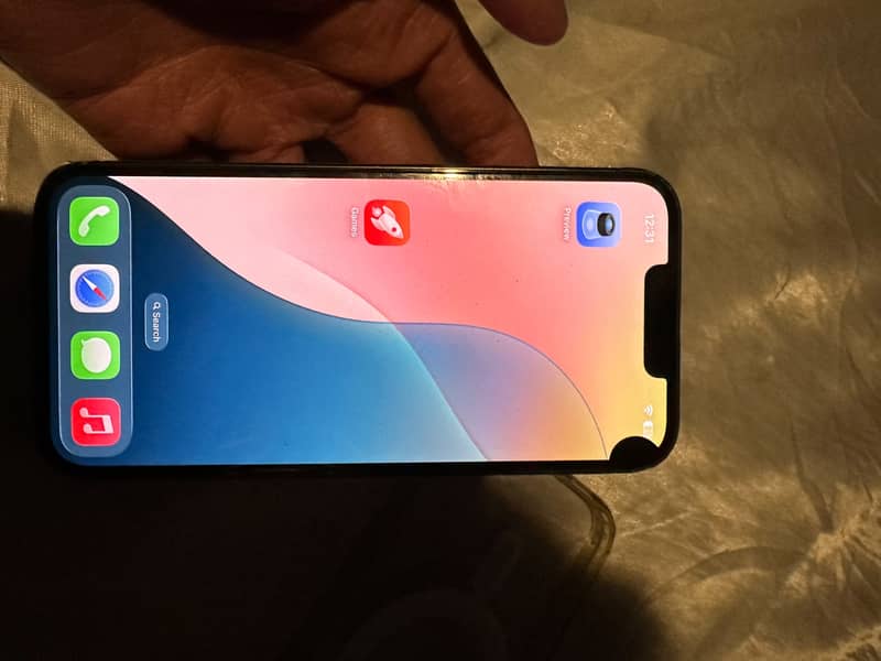 Apple iPhone 13 4