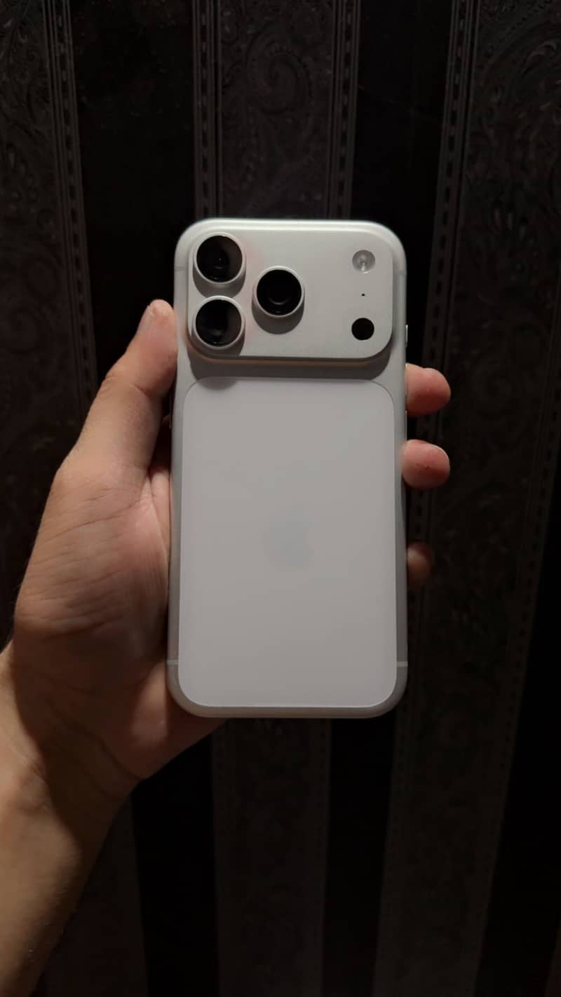 Apple iPhone 17 Pro 5