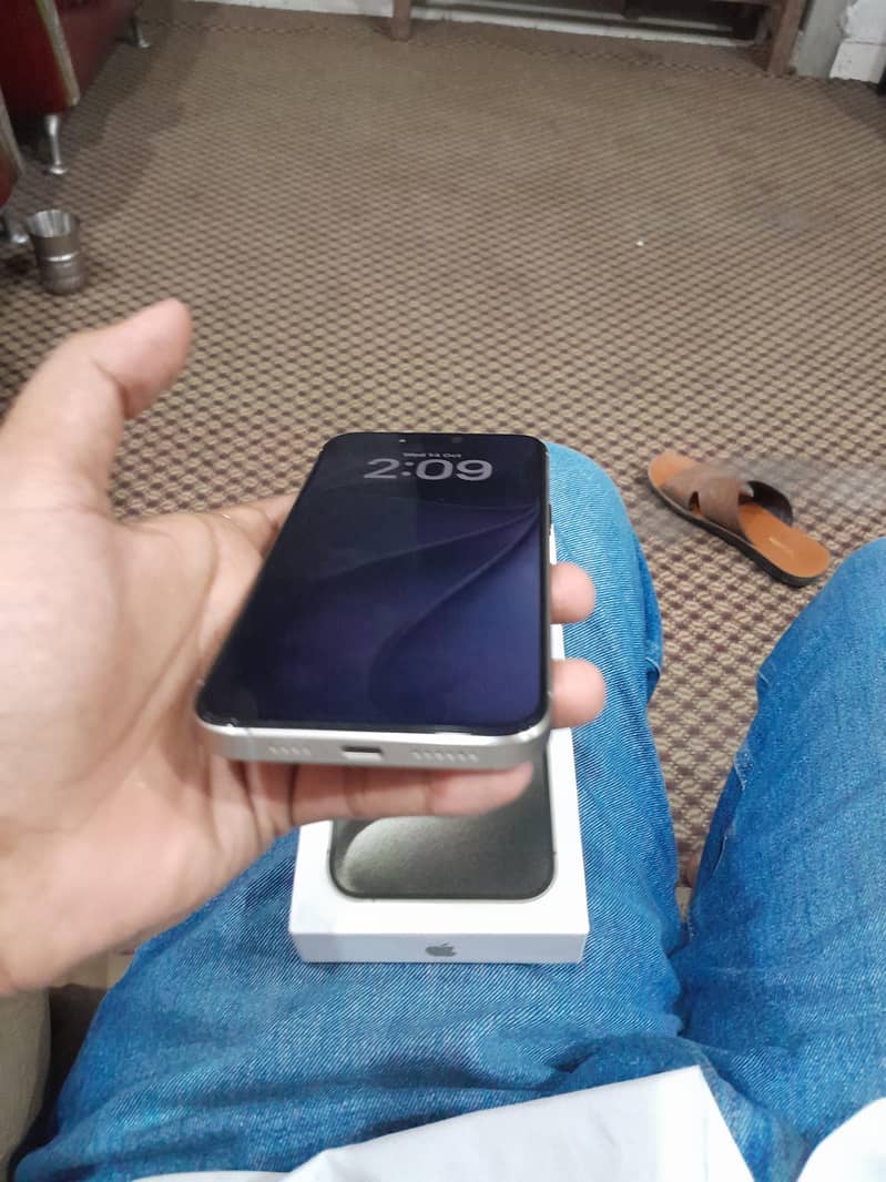 IPhone 15 Pro Max 3