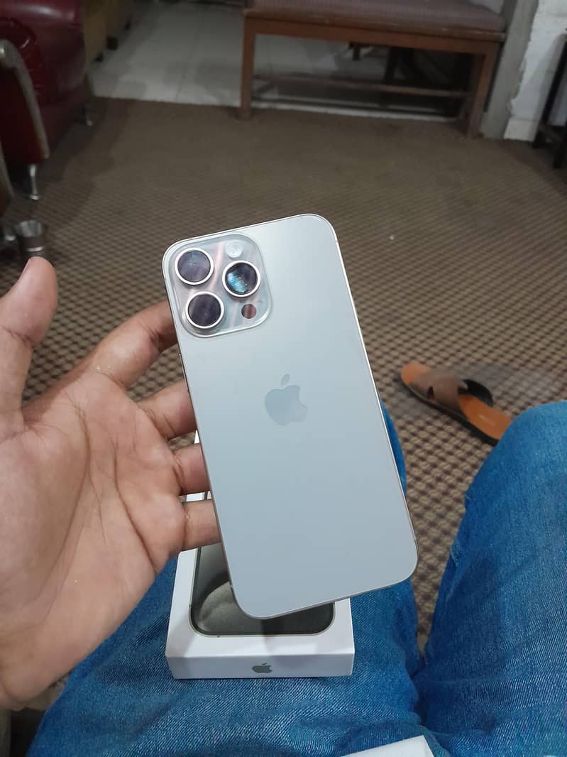 IPhone 15 Pro Max 6