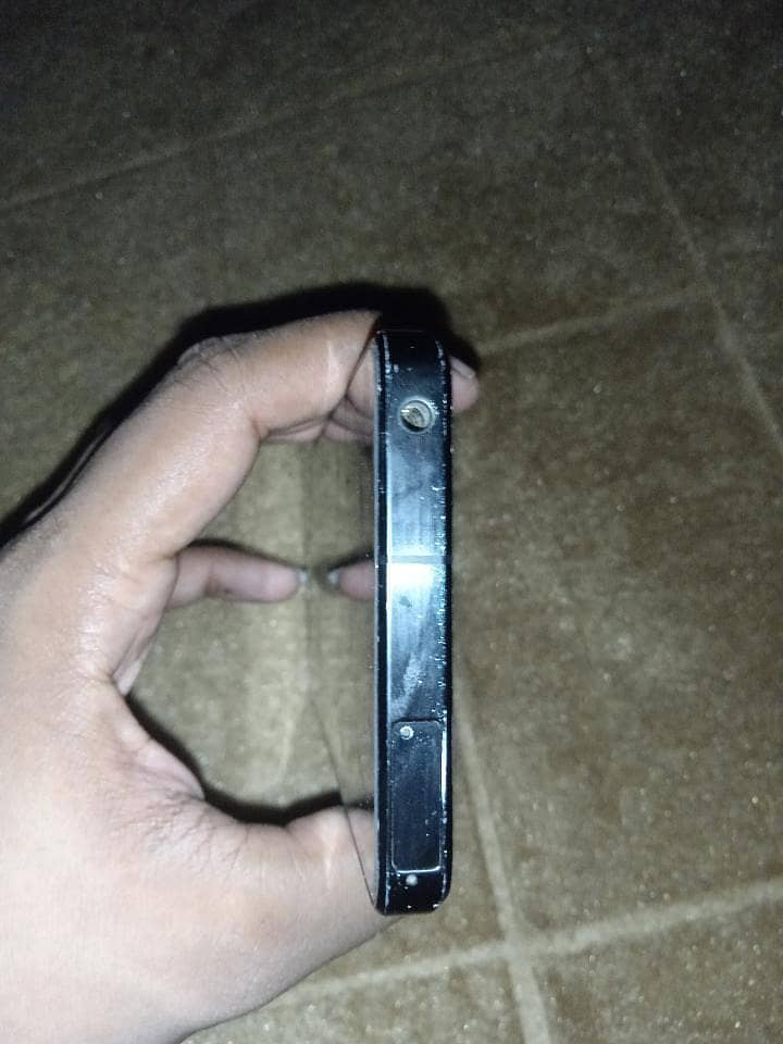 Sharp Aquos Sense7 2