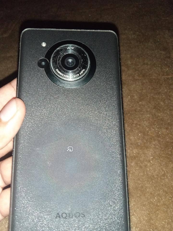 Sharp Aquos Sense7 7