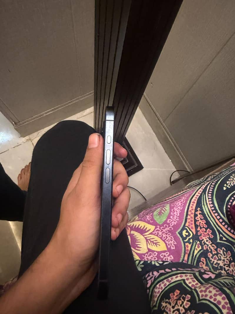 Apple iPhone 15 Pro 1