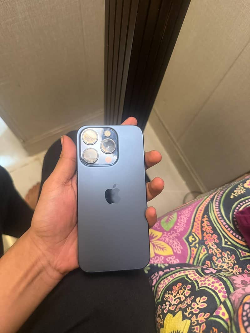 Apple iPhone 15 Pro 2