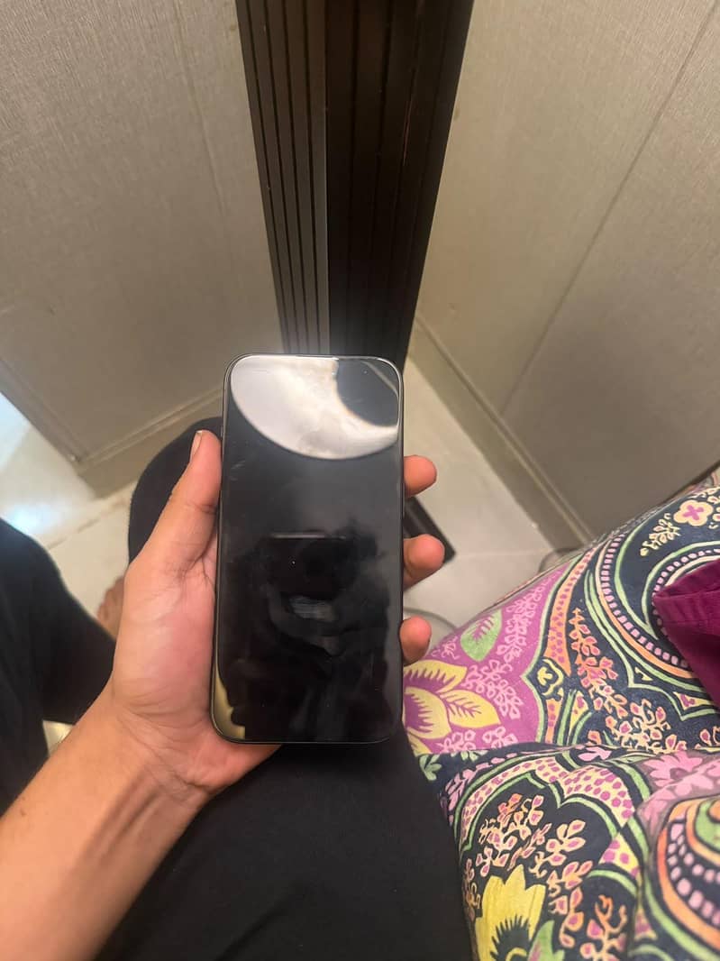 Apple iPhone 15 Pro 3