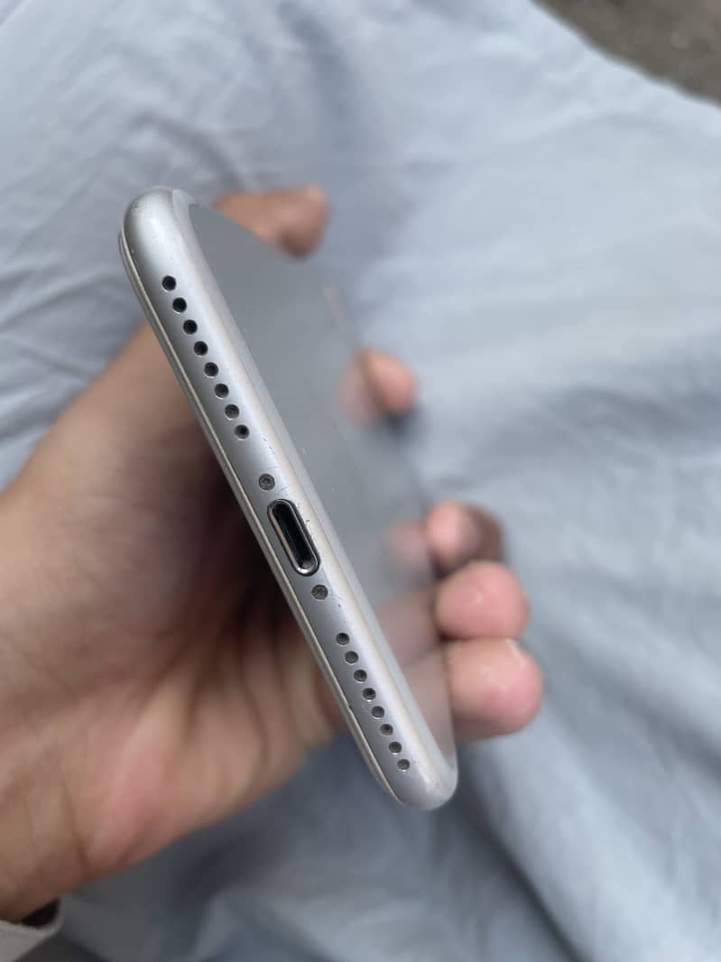 Apple iPhone 7 Plus 1