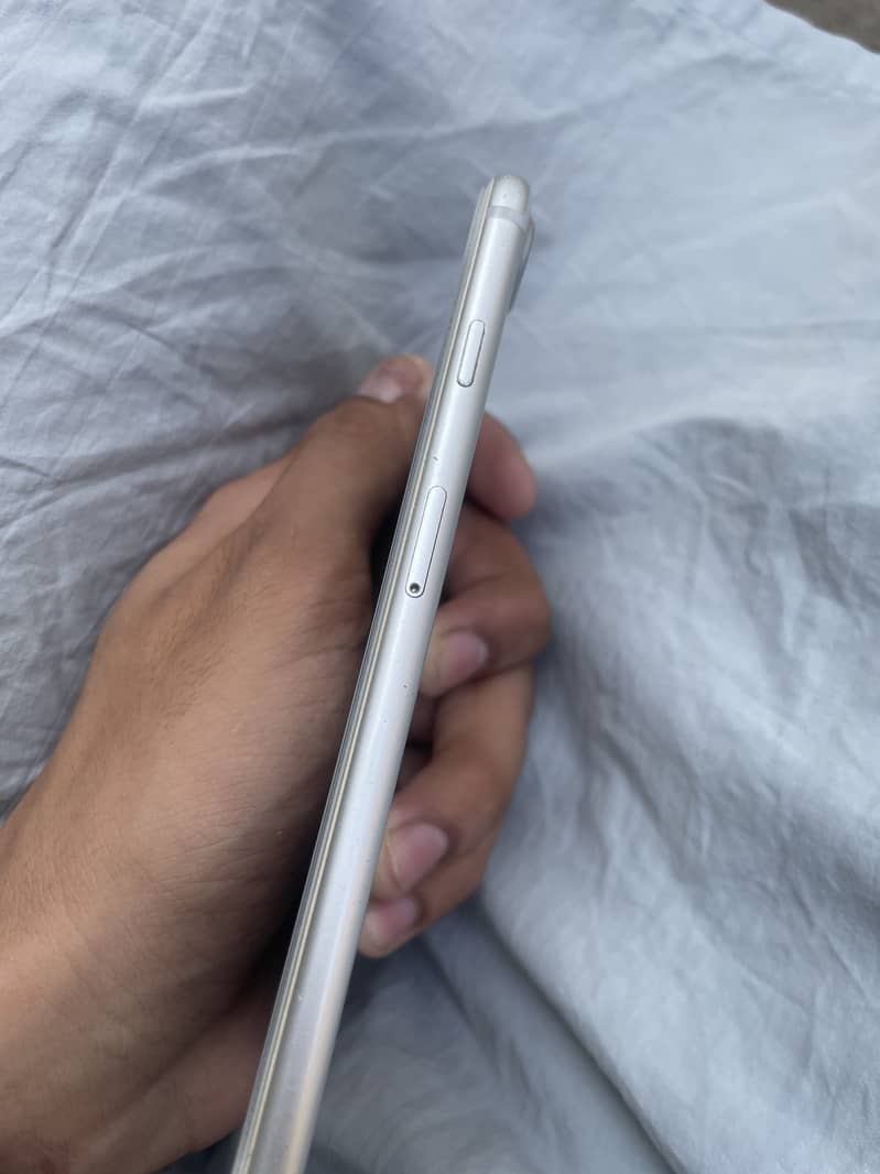 Apple iPhone 7 Plus 4