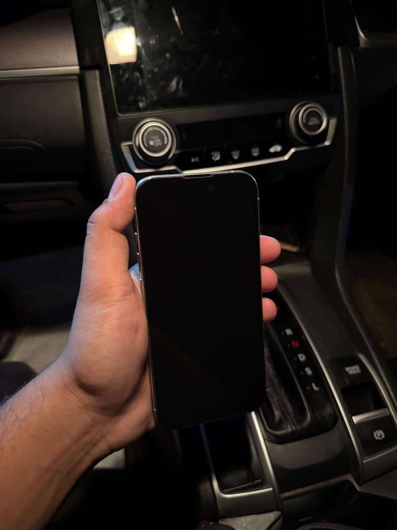Apple iPhone 15 Pro 0
