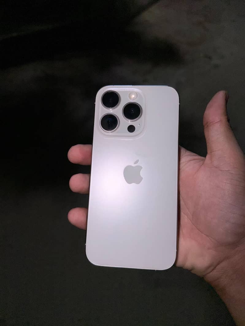Apple iPhone 15 Pro 1