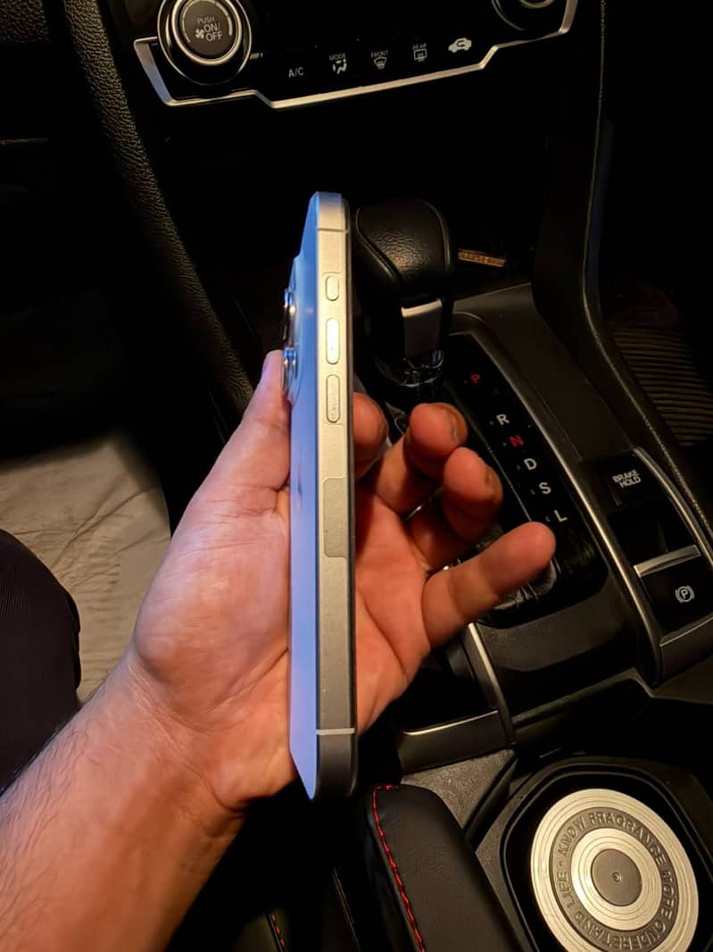 Apple iPhone 15 Pro 4