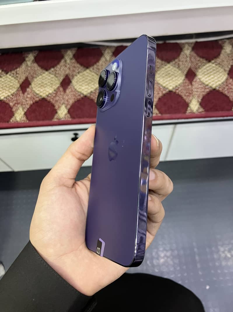 Apple iPhone 14 Pro Max 1