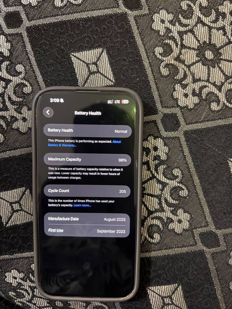 Apple iPhone 15 Pro Max 2
