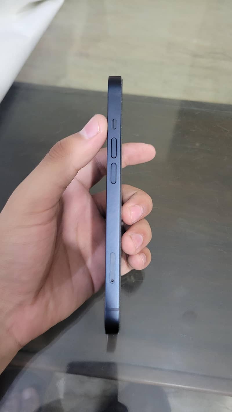 Apple iPhone 13 1