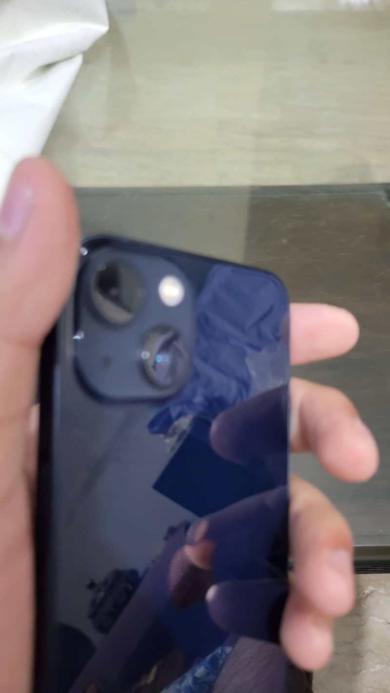 Apple iPhone 13 5